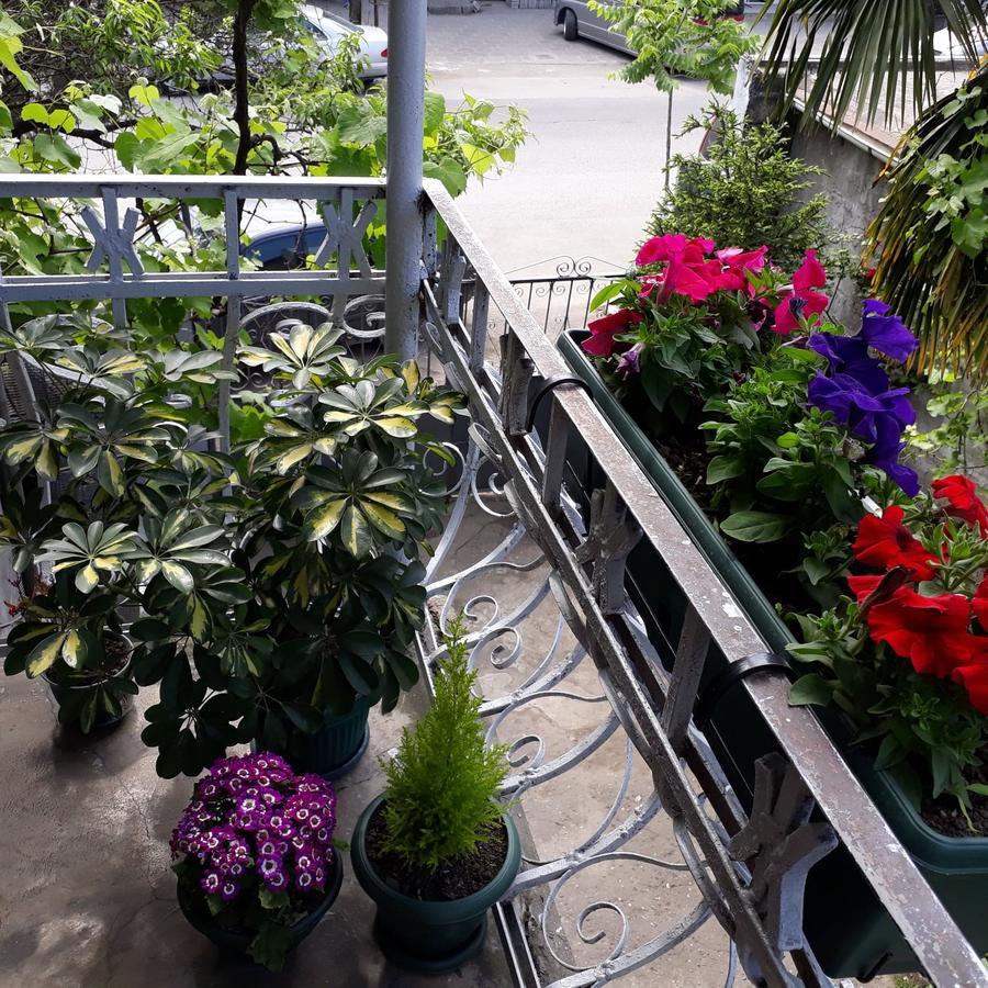 Homestay Izolda Batumi Exterior foto