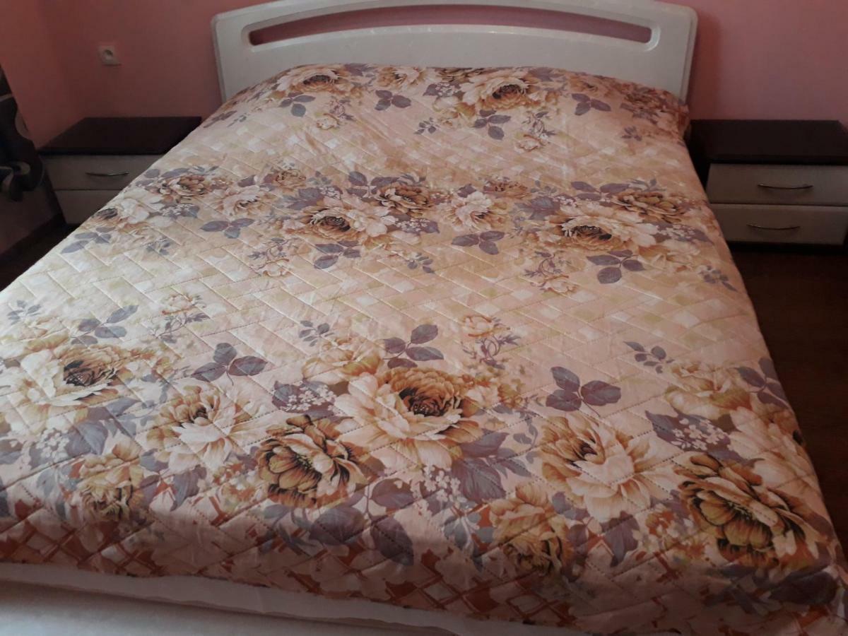 Homestay Izolda Batumi Exterior foto